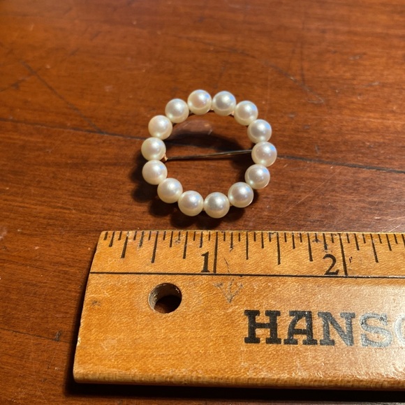 2 Vintage Pearl Brooches - Picture 4 of 8